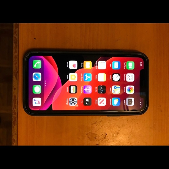 iPhone 11 - Picture 2 of 2